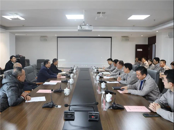 市委常委、常務(wù)副市長鄧永翔現(xiàn)場調(diào)研城投集團產(chǎn)業(yè)項目
